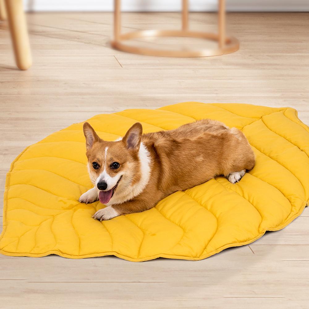 Leaf Shape Dog Blanket Mat Pet Soft and Warm Decorative Cushion Household