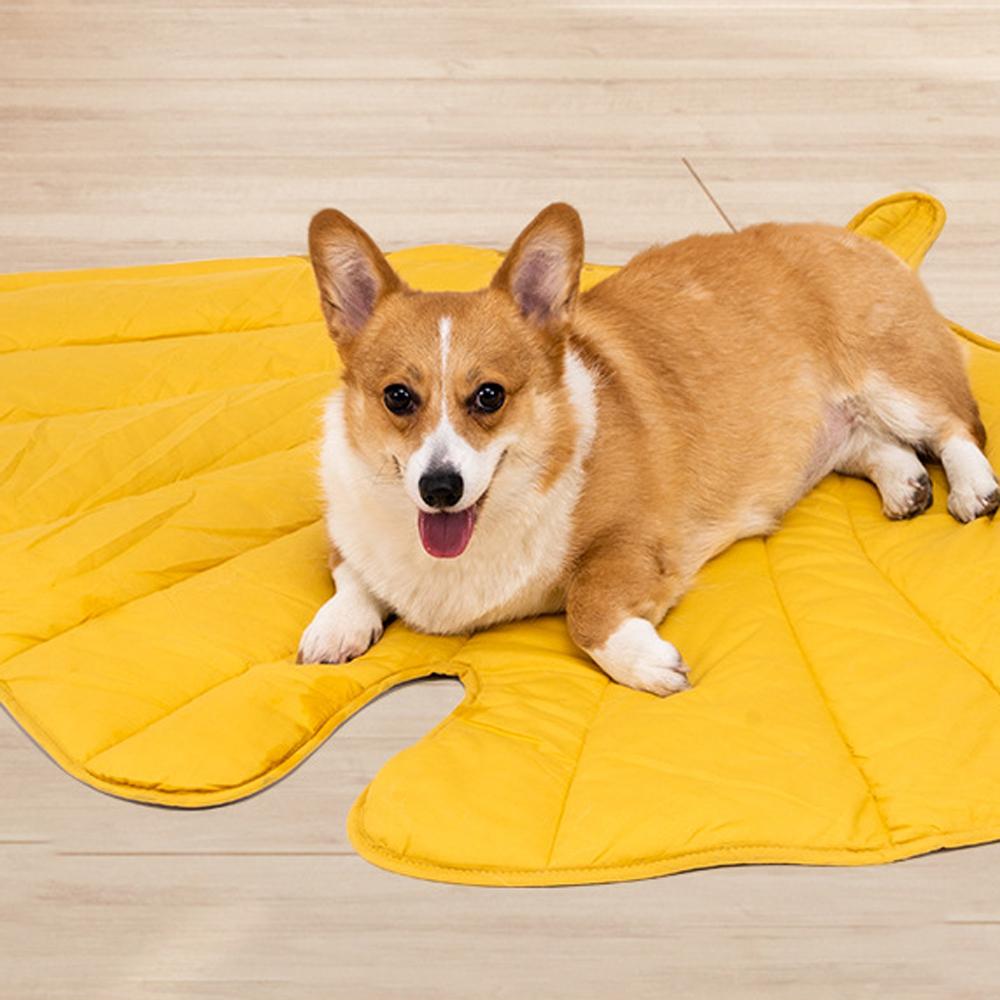 Leaf Shape Dog Blanket Mat Pet Soft and Warm Decorative Cushion Household