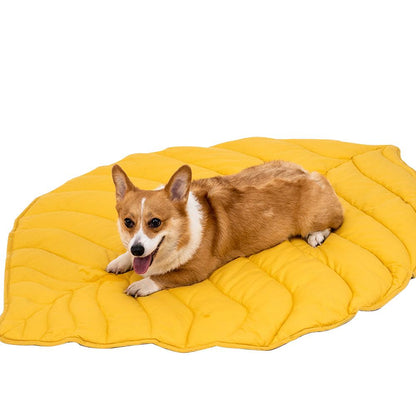 Leaf Shape Dog Blanket Mat Pet Soft and Warm Decorative Cushion Household